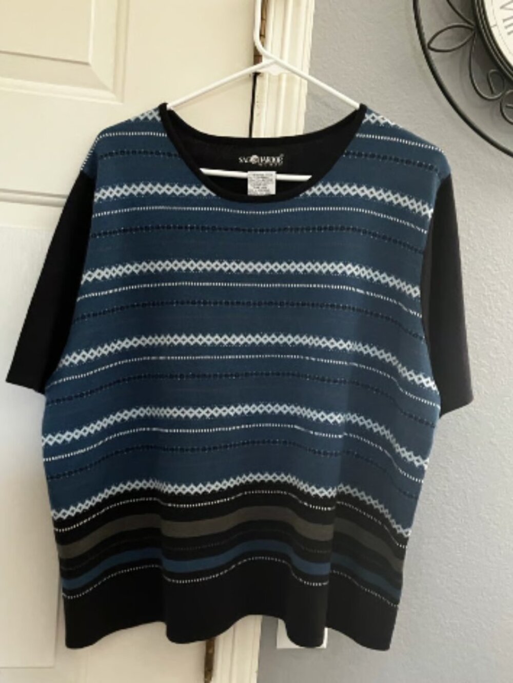 Sag Harbor brand size 1X Lightweight Sweater Top